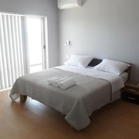 Beachside Znjan Apartment