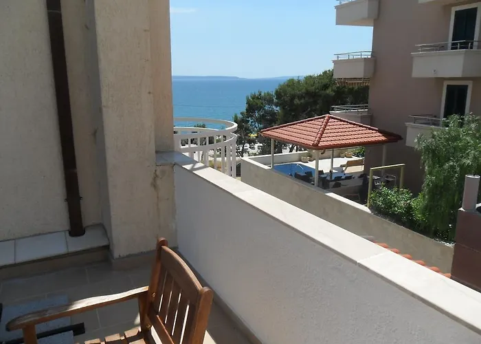 Beachside Znjan 公寓 *